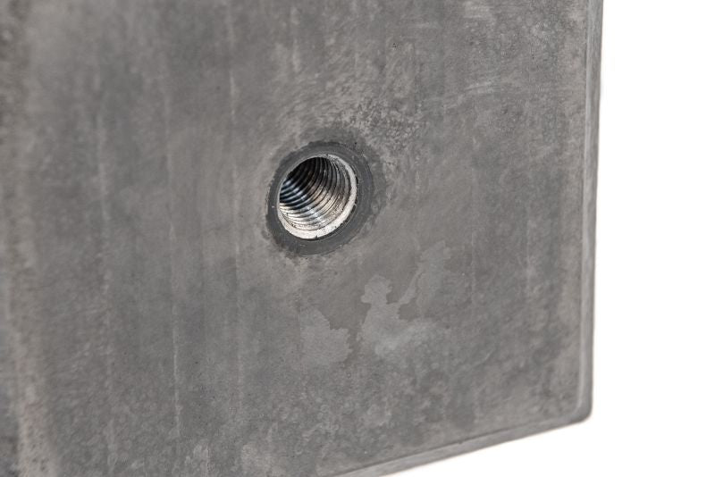 Betonpoer 18x18x50 cm antraciet met ingestorte M20 bus